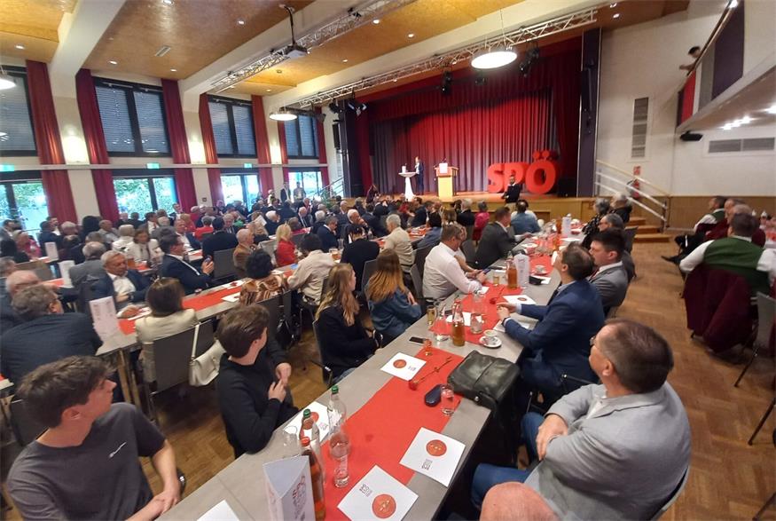 Die SPÖ-Prominenz feierte in Neudörfl mit eindringlichen Reden 
