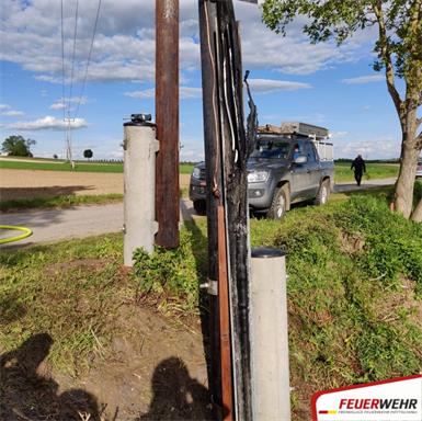 Strommast brannte: Kurzer Stromausfall in Pöttsching