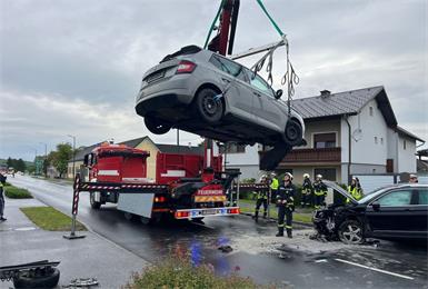 Zwei Kinder und zwei Frauen bei Kollision in Rauchwart verletzt