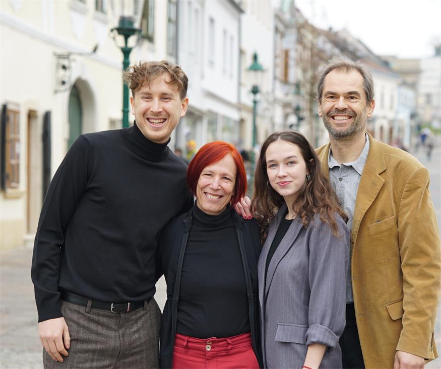Im Wahlkampf-Finale wird noch einmal kräftig motiviert Im Wahlkampf-Finale wird noch einmal kräftig motiviert
