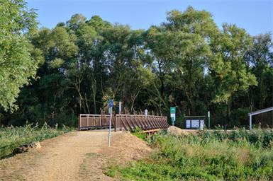 Neue Gedenkplattform erinnert an Fluchtbewegung von 1956