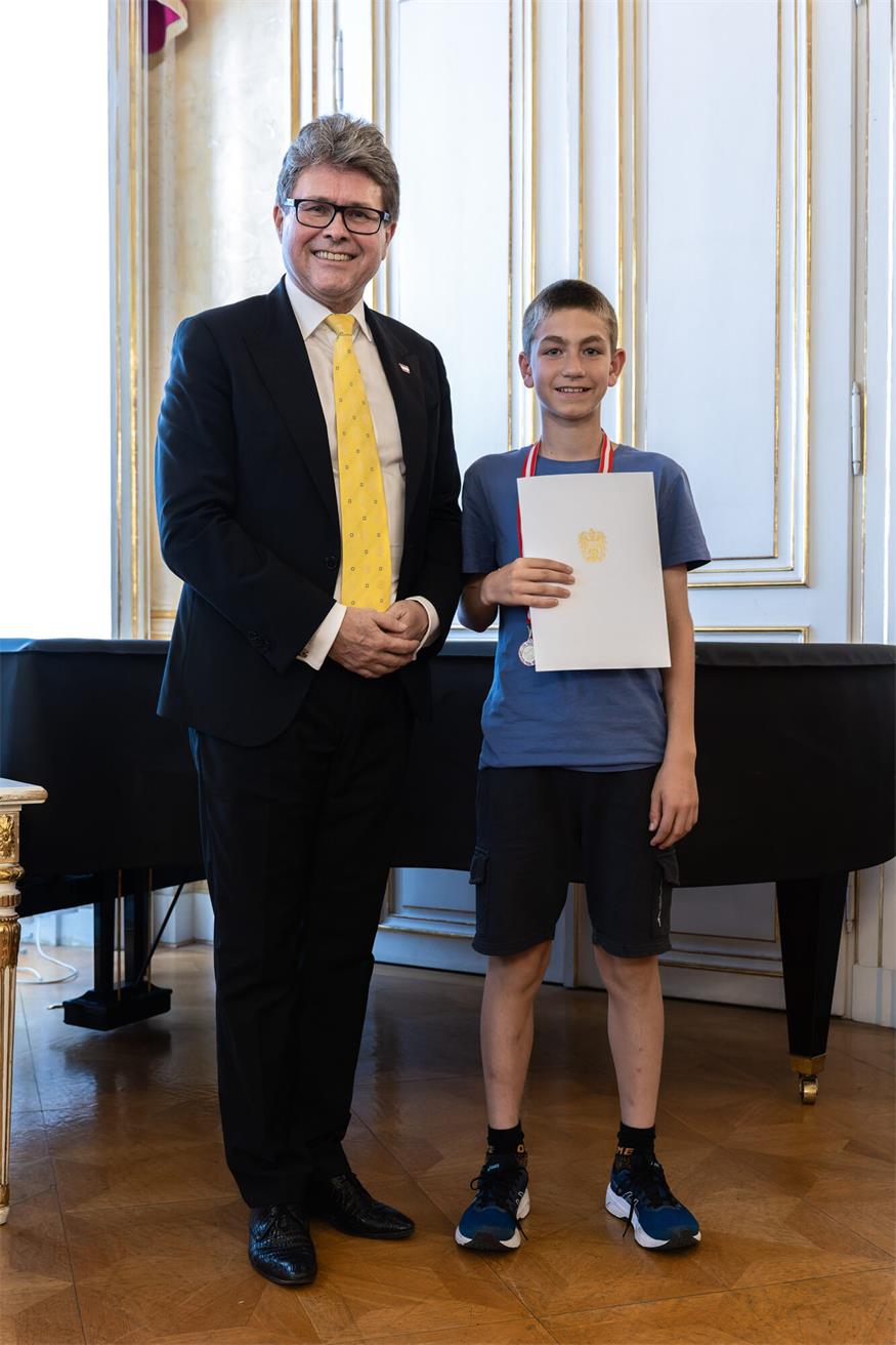 Minister ehrte Mathematiktalente aus Neusiedl und Weiden am See 