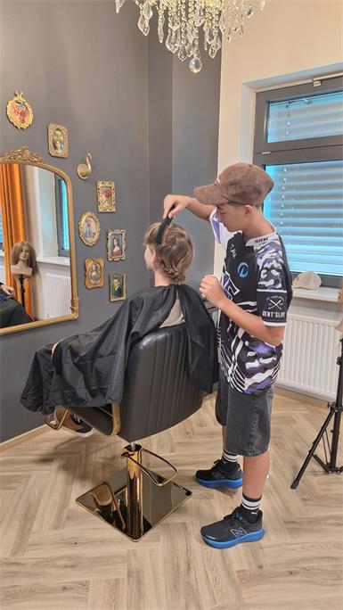 Mittelschüler aus dem  Theresianum in der  „Future Factory“