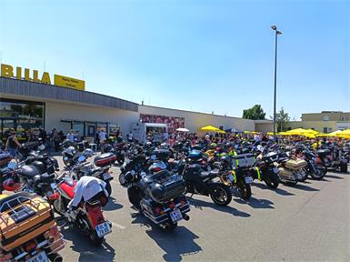 Biker mit Herz: Motorrad-Weihe in Zurndorf brachte 6.410 Euro