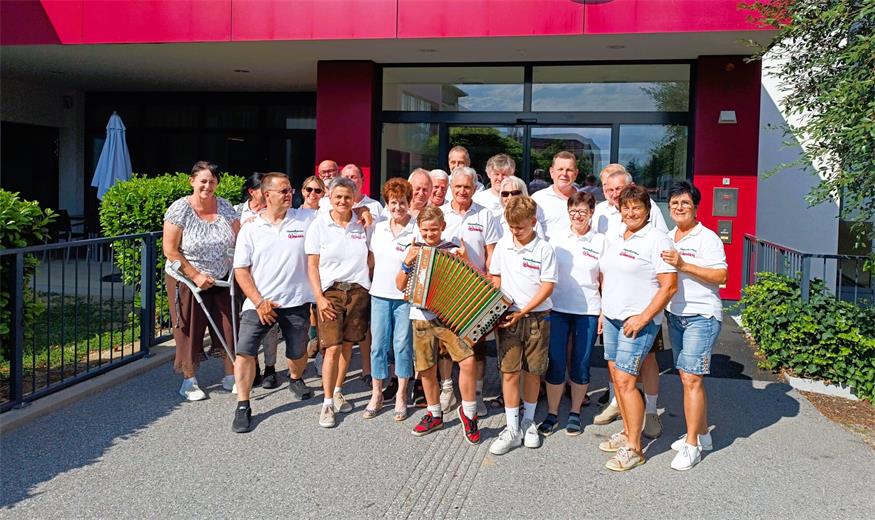 Harmonikaschule Wagner sorgte für strahlende Gesichter 
