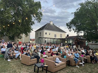 Mondscheinkino lockte ÖVP-Frauen nach Bildein