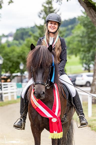 Anna Kallinger holt Jugend-Titel bei Isländer-Staatsmeisterschaft