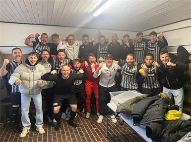 Vier Teams, ein verbleibender Aufstiegsplatz