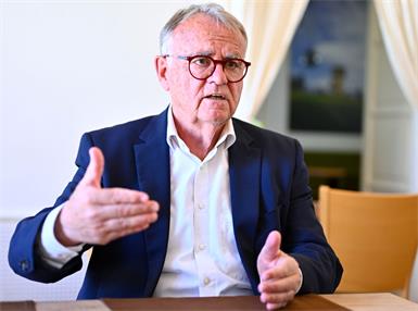 Zum 75er bereitet sich Hans Niessl auf einen neuen Wahlkampf vor