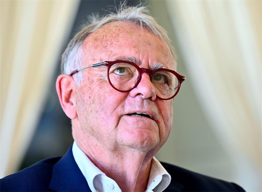 Zum 75er bereitet sich Hans Niessl auf einen neuen Wahlkampf vor Zum 75er bereitet sich Hans Niessl auf einen neuen Wahlkampf vor