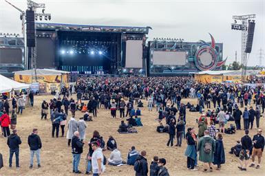 Headbangen mit der „Böhmischen“, rocken mit Metalcore