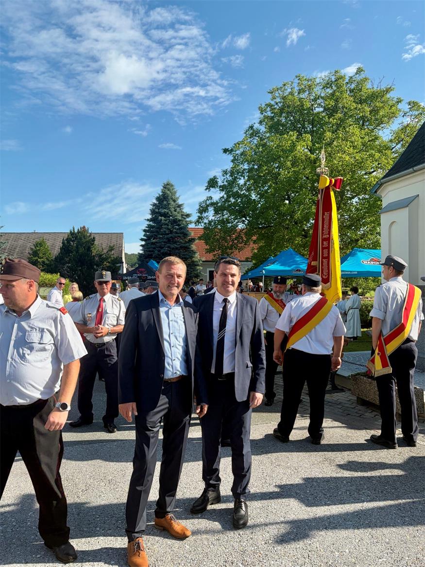 Segnung des Kriegerdenkmals in Weichselbaum Segnung des Kriegerdenkmals in Weichselbaum