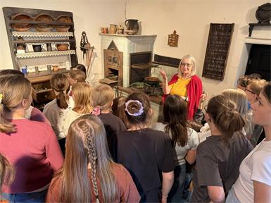 Schulkinder tauchten in burgenländische Traditionen ein