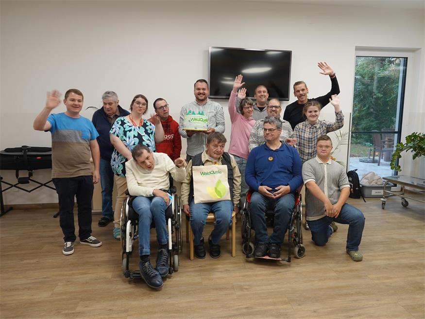 Waldquelle sagt Danke: Torte für die Förderwerkstätte Oberpullendorf 