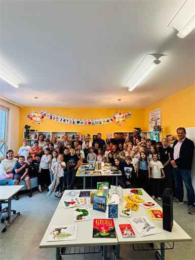Eröffnung der Schulbibliothek und ein erlesenes Schulfest