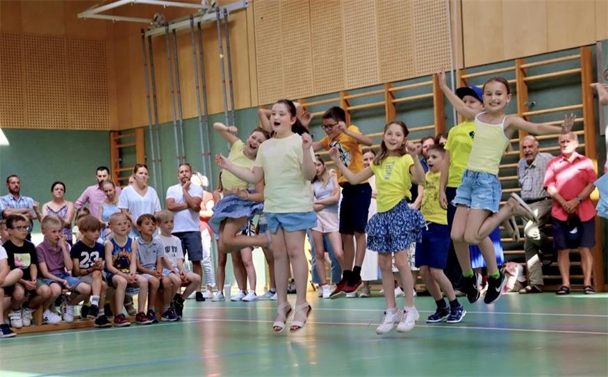 Bad Sauerbrunner Elternverein feiert sein 70-jähriges Bestandsjubiläum 