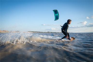 Neue Kite-Station setzt in Neusiedl auf Inklusion