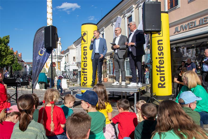 500 Stimmen erfüllten Eisenstadts Innenstadt mit Chormusik 500 Stimmen erfüllten Eisenstadts Innenstadt mit Chormusik