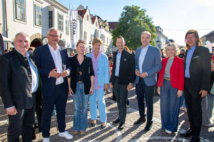 500 Stimmen erfüllten Eisenstadts Innenstadt mit Chormusik 500 Stimmen erfüllten Eisenstadts Innenstadt mit Chormusik