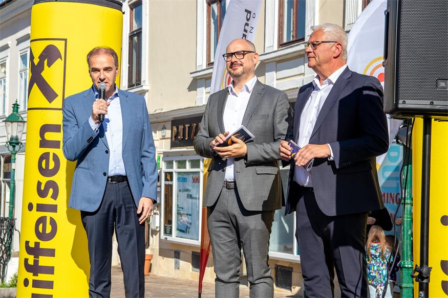 500 Stimmen erfüllten Eisenstadts Innenstadt mit Chormusik 500 Stimmen erfüllten Eisenstadts Innenstadt mit Chormusik