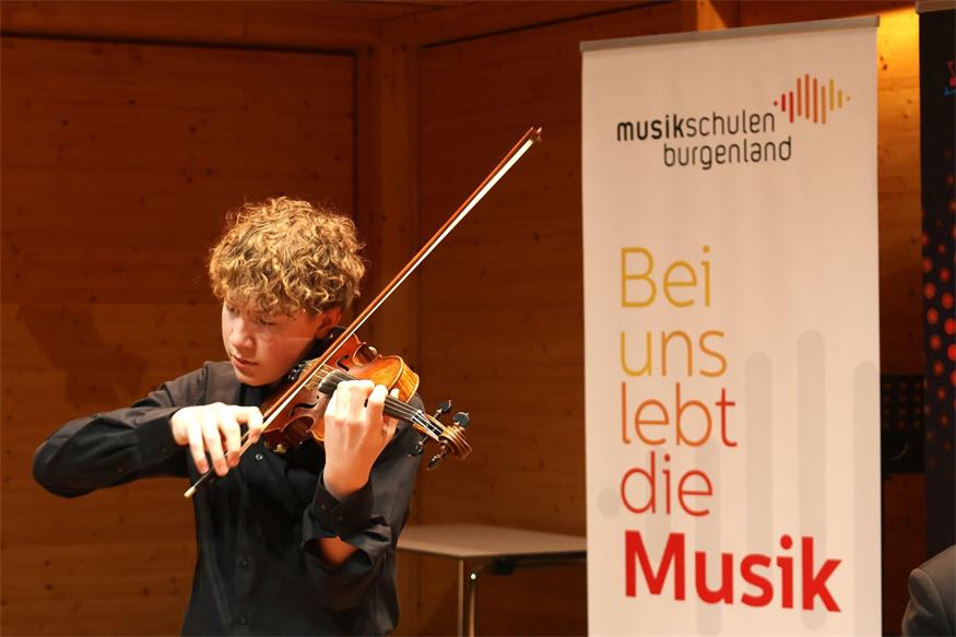 4 Jenő-Takács-Stipendien an herausragende junge Musiker:innen vergeben 