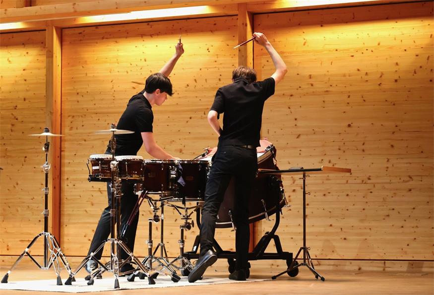 4 Jenő-Takács-Stipendien an herausragende junge Musiker:innen vergeben 4 Jenő-Takács-Stipendien an herausragende junge Musiker:innen vergeben