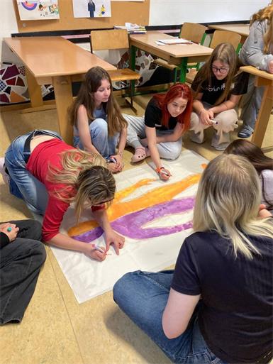 Schüler erforschten Realität hinter Social-Media-Bildern