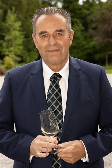 Bekannte Gesichter in neuer Funktion ... und in Wein-Mission