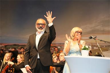 Ehrenring für einen außergewöhnlichen Neusiedler zum Stadtjubiläum