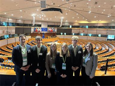 Mit Köpfchen zum Erfolg und ins EU-Parlament nach Brüssel