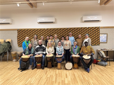Wo der Rhythmus verbindet: Trommeln mit Mamadou