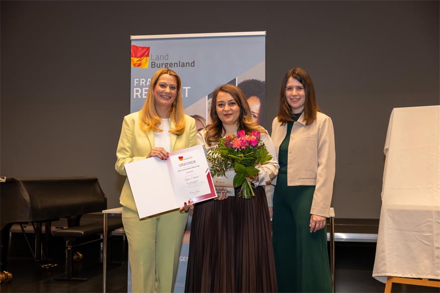 Rosa-Jochmann-Preis würdigt drei Frauen der Bildungsarbeit Rosa-Jochmann-Preis würdigt drei Frauen der Bildungsarbeit