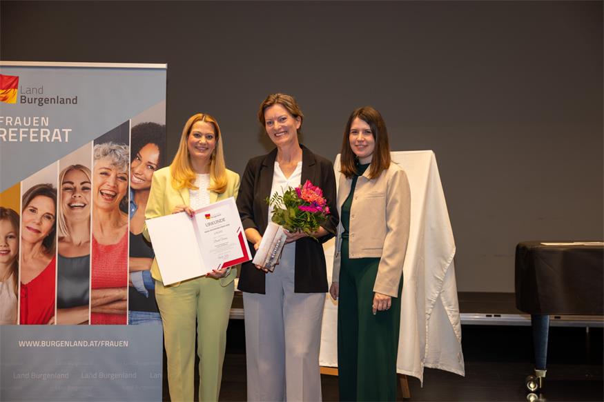 Rosa-Jochmann-Preis würdigt drei Frauen der Bildungsarbeit Rosa-Jochmann-Preis würdigt drei Frauen der Bildungsarbeit