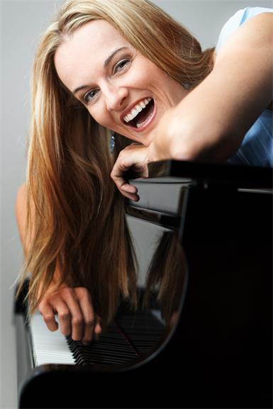 Musical-Star Bettina Bogdany kommt für einen Soloabend nach Lackenbach