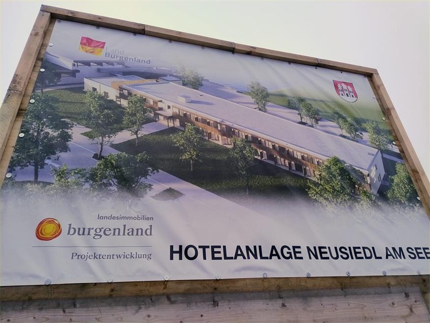 Neues Hotel beim Neusiedler Hallenbad nimmt Gestalt an 