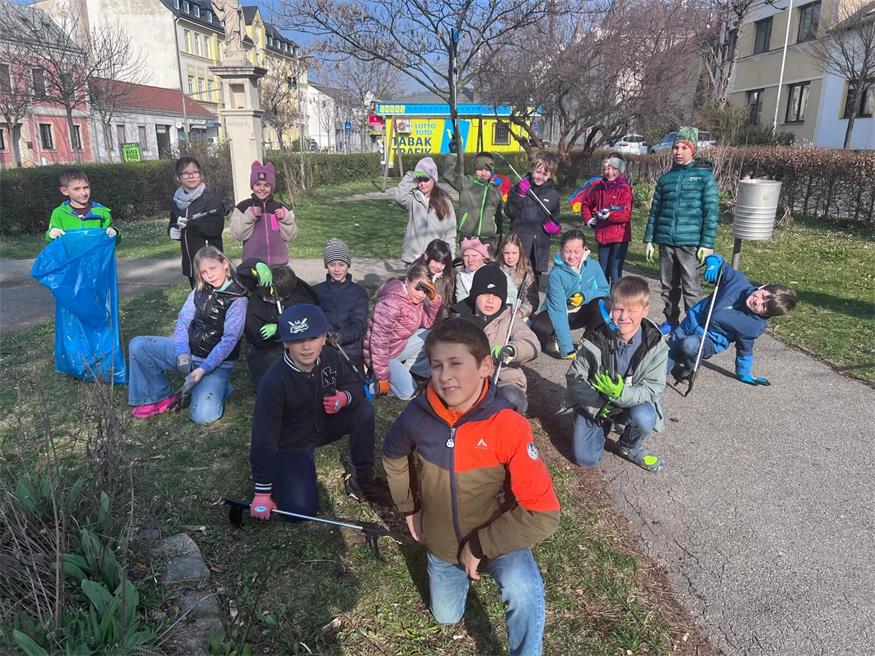 Projektwoche: Neusiedler Klosterschule setzt auf richtige Mülltrennung 
