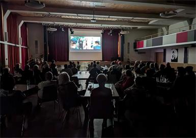 SPÖ Neudörfl lud zum Film „Die Migrantigen“ in den Martinihof