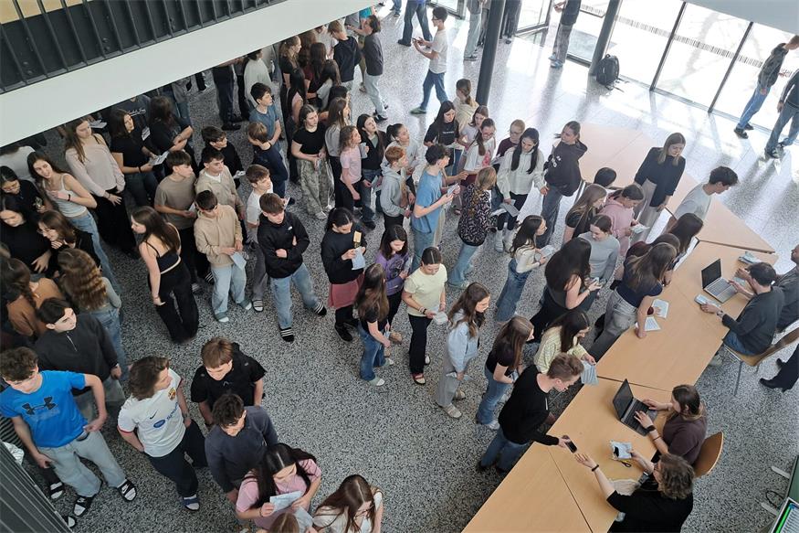 Drei Wochen ohne Handy: So erging es den Schulen im Neusiedler Bezirk Drei Wochen ohne Handy: So erging es den Schulen im Neusiedler Bezirk