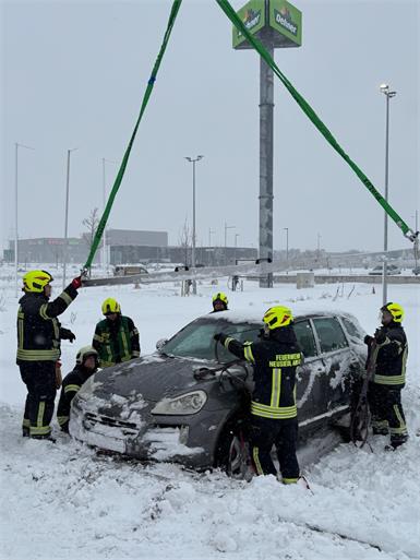 Neusiedler Bezirk: Bisher rund 30 Schneeeinsätze der Feuerwehren