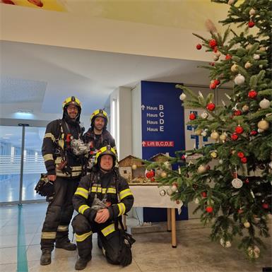 Eisenstadts Feuerwehren: Friedenslicht und Alarm rund um Weihnachten