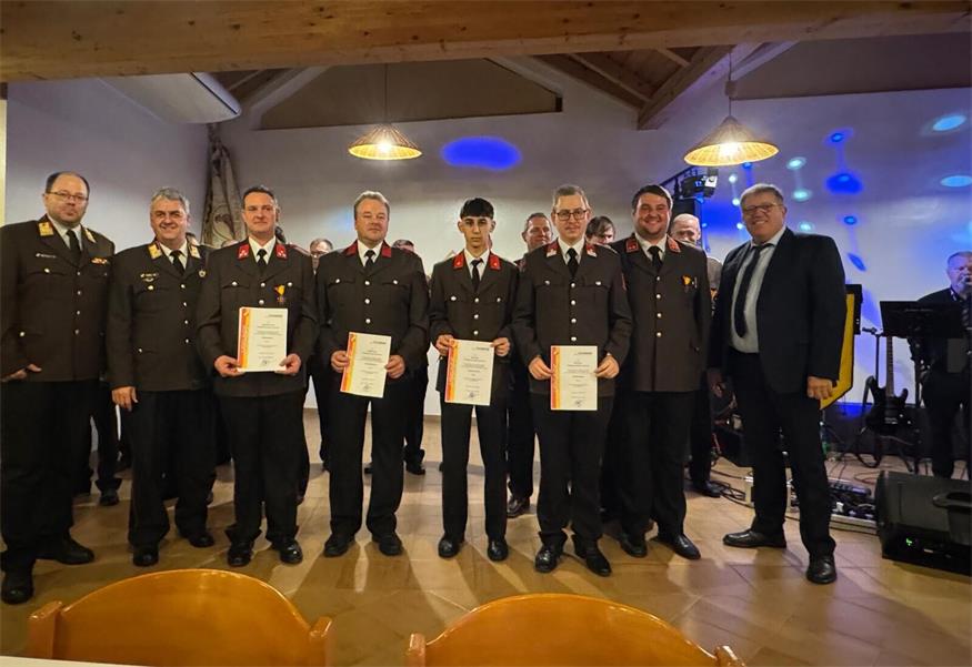 Lackendorfer Feuerwehrleute im Rampenlicht und am Tanzparkett 