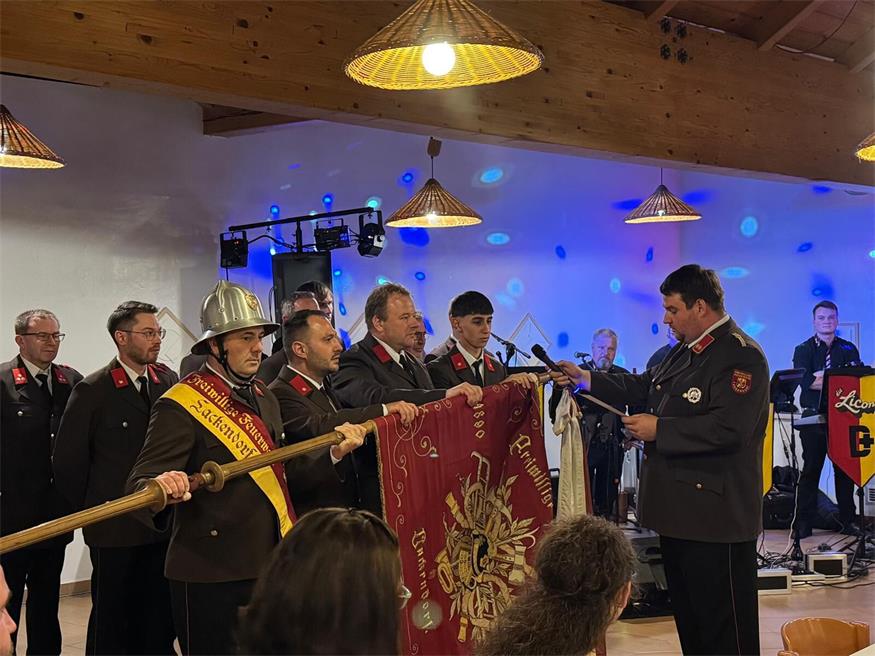 Lackendorfer Feuerwehrleute im Rampenlicht und am Tanzparkett 