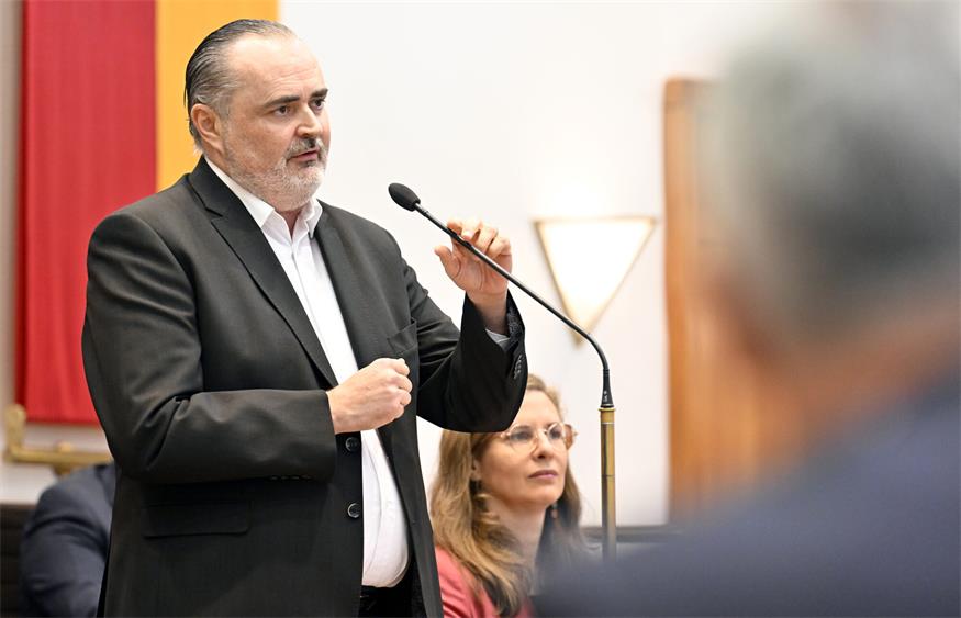 Doskozils Regierungserklärung - und erste Ansagen der Opposition 