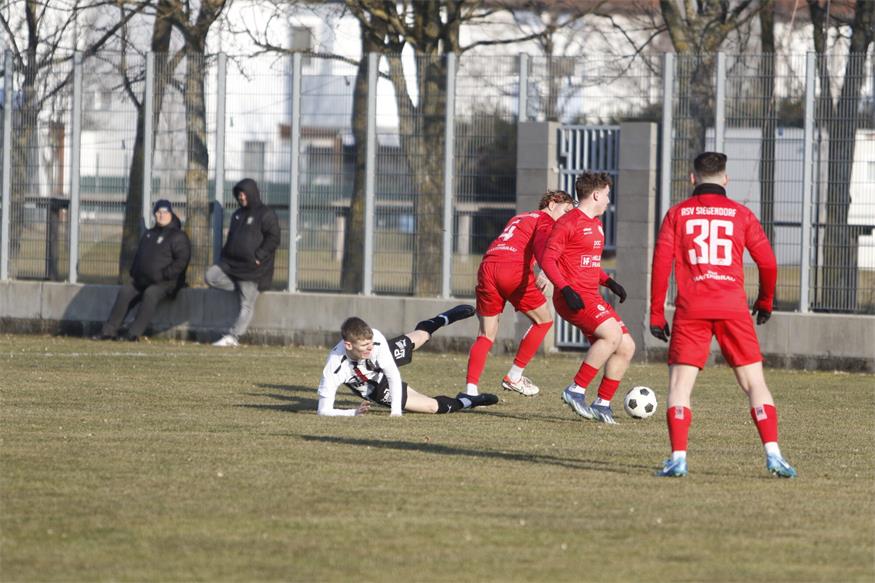 Parndorf siegte mit 4:1 gegen Siegendorf 