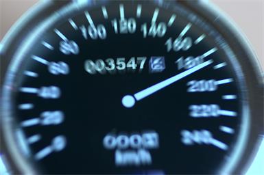 Bezirk Neusiedl am See: Polizei stoppt Raser mit 175 km/h auf der A6