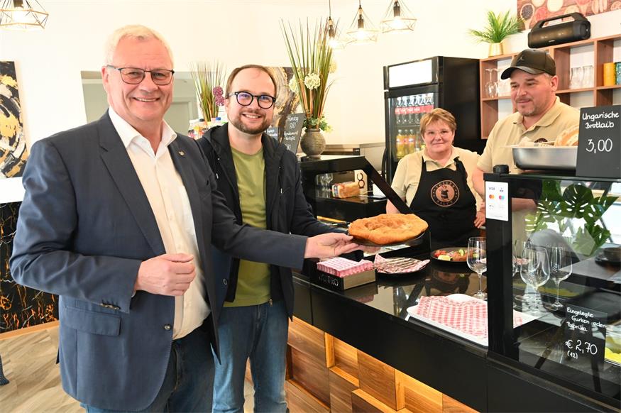 Neu in Eisenstadt: Ungarisches Lokal „Voller Bauch“ eröffnet 