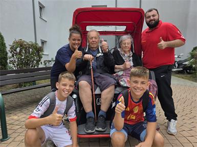 Mit der Rikscha auf Tour durch Neufeld