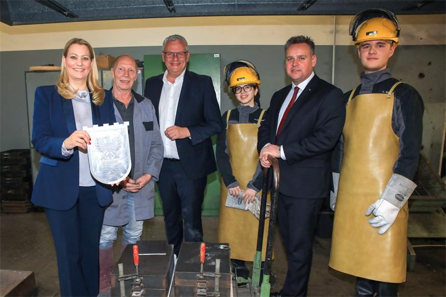 Abguss des Eisenstädter Stadtwappens für 100 Jahre Landeshauptstadt 