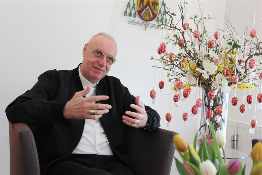 Bischof Zsifkovics: „Niemand kann sich an Ostern vorbeischwindeln“ Bischof Zsifkovics: „Niemand kann sich an Ostern vorbeischwindeln“