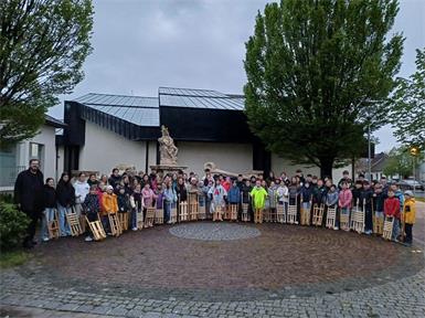 Holz statt Glockenklang – die Ratschenkinder von Illmitz